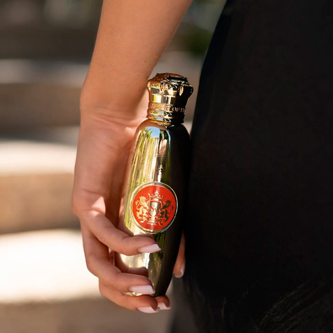 Бренд Spirit of Kings уделяет большое внимание стилю флаконов.